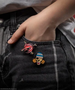 Alternative view of Pin set of 2 Nami & Arlong